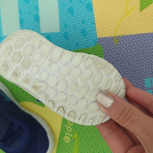 Nike Infant Blue Athletic Shoes - Picture 2 of 3